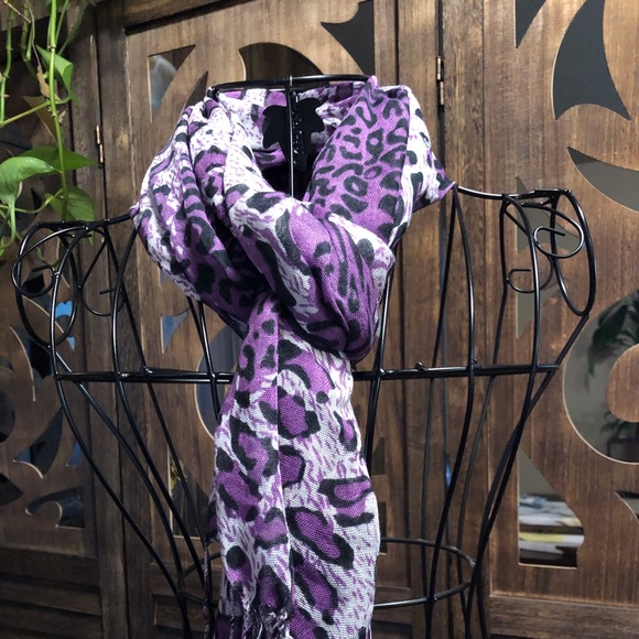 Shawl Scarf Long with Tassels - Picture 3 of 4